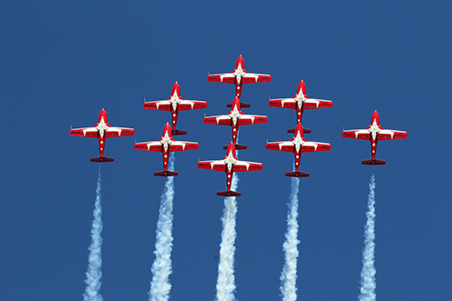 Canadian Forces Snowbirds doing aerobatics tricks in the air captured by GTA Weekly Toronto News
