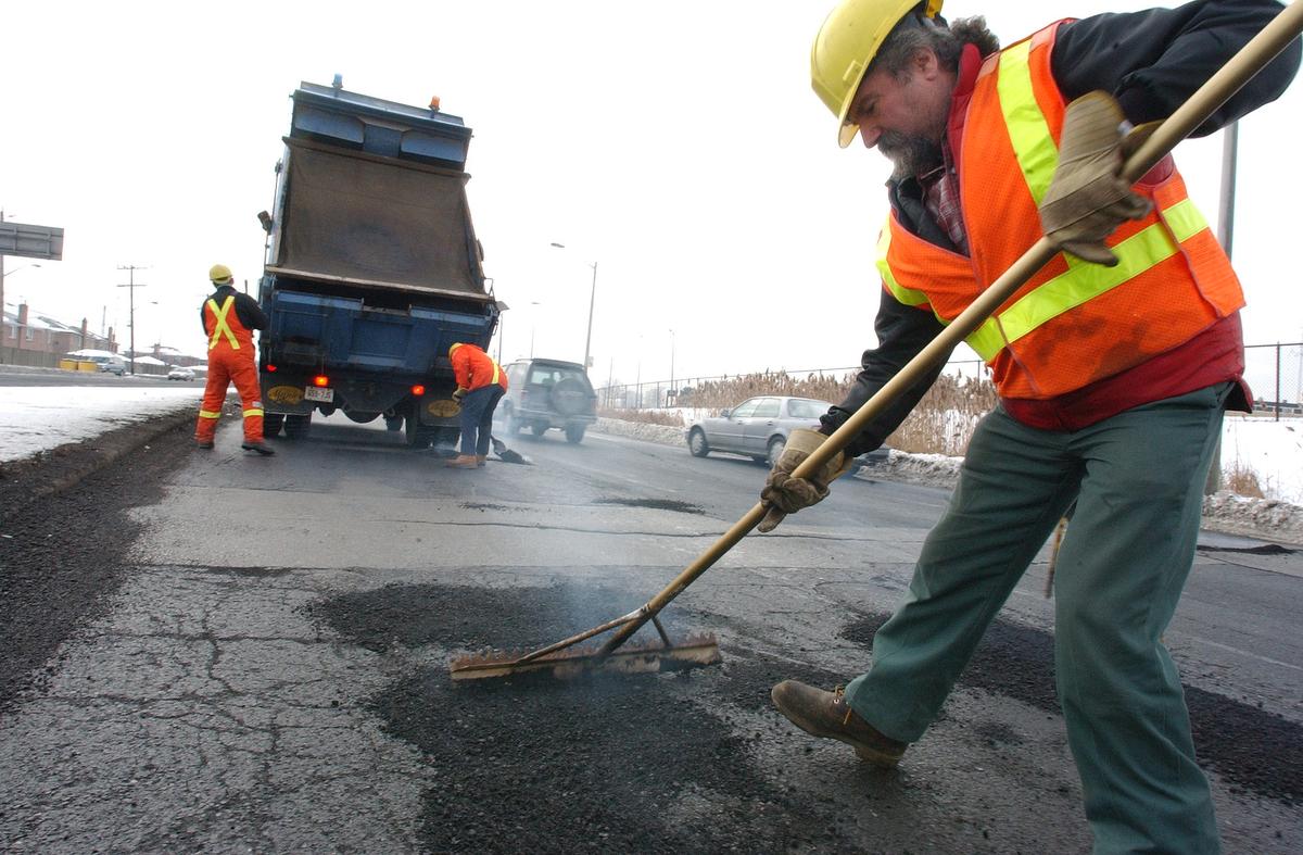 City of Toronto launching first pothole repair blitz of the fall this weekend