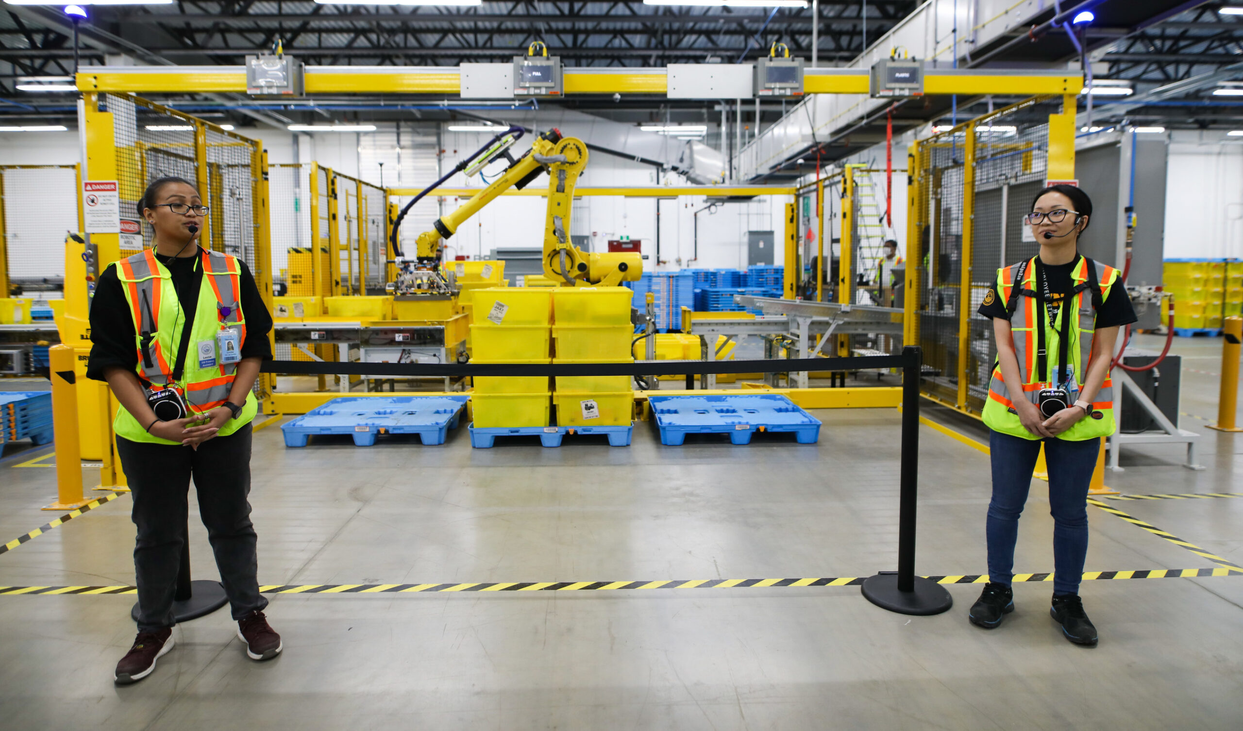 Amazon Canada-Amazon Canada launches its most advanced robotics