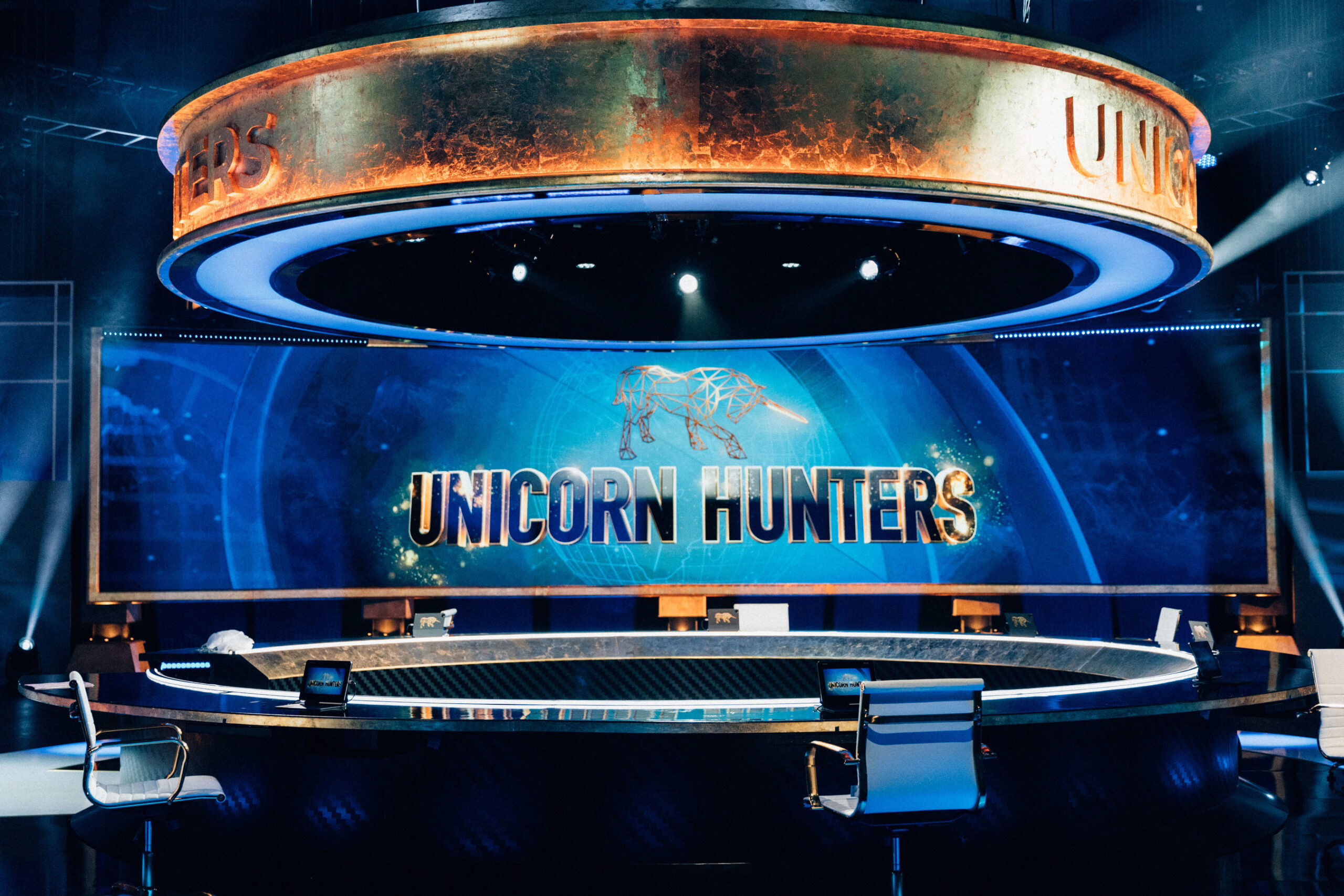 Unicorn-Hunters-TV-set