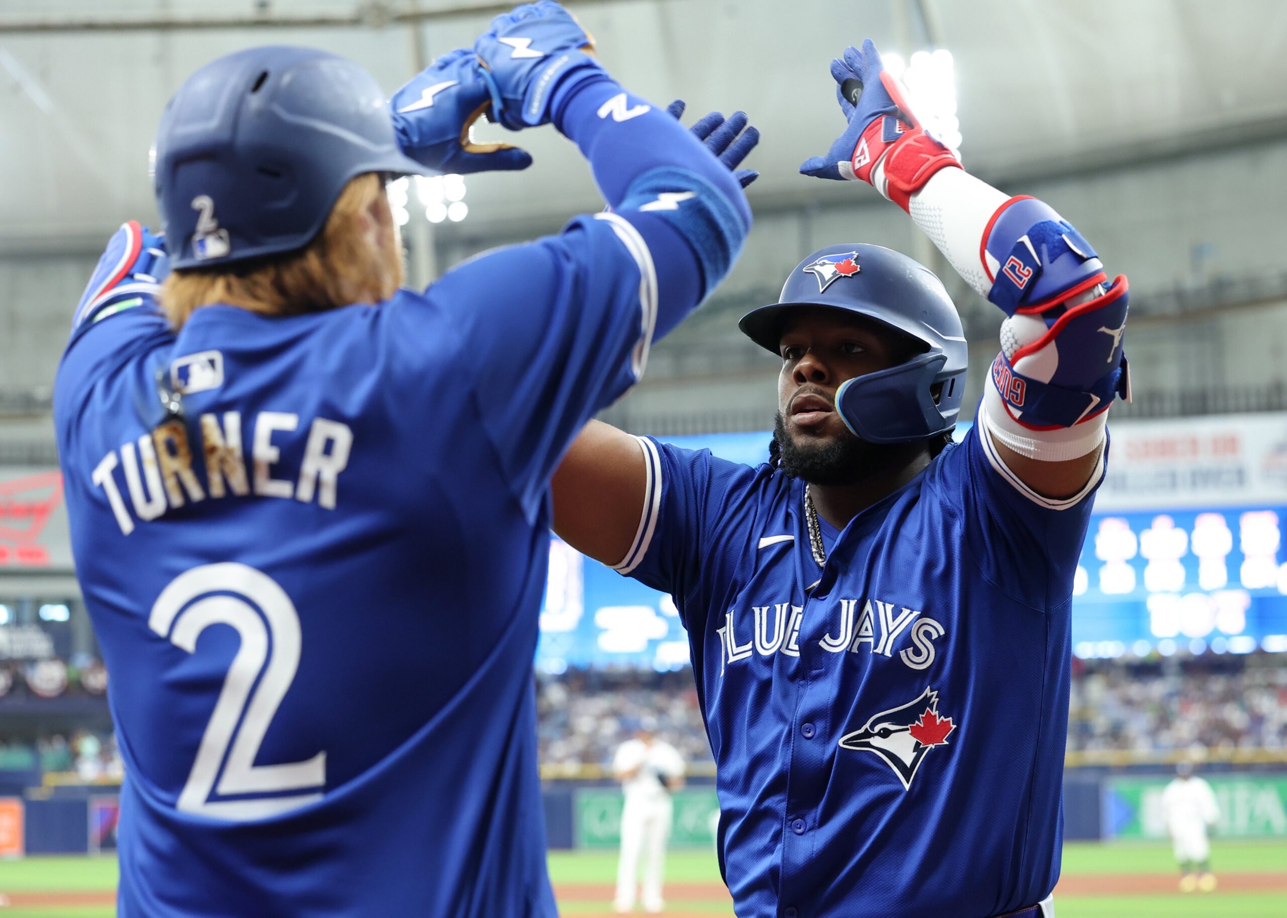 blue-jays-dominate-rays-in-season-opener